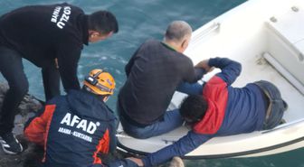 Balık tutarken düştü, kayalıklarda mahsur kaldı