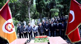 Dursun Özbek, Ali Sami Yen ve Süleyman Seba'nın kabrini ziyaret etti