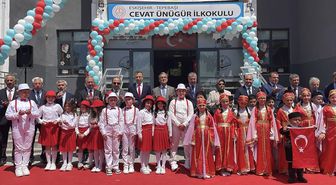 Eskişehir'de eğitime kazandırılan Cevat Ünügür İlkokulu törenle açıldı