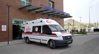 Niğde'de otomobil ile kamyonet çarpıştı: 7 Yaralı