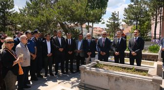Sivas'ta emekli Korgeneral Polat mezarı başında anıldı