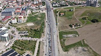 Tatil bitti, yoğunluk bitmedi: 43 ilin geçiş noktasında dönüş trafiği yaşandı