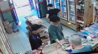 Yolda buldukları kredi kartıyla alışveriş yapan şüpheliler kamerada