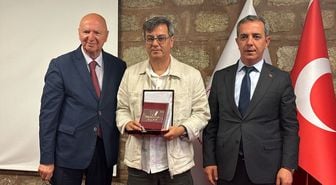 '55. Orhan Kemal Roman Armağanı' yazar Ahmet Büke'ye takdim edildi
