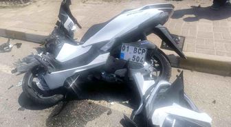 Alanya'da minibüs ile motosiklet çarpıştı: 1'i ağır 2 yaralı
