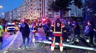 Balıkesir'de istinat duvarına çarpan otomobilin sürücüsü öldü