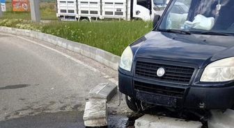Bolu'da refüje çıkan hafif ticari aracın sürücüsü yaralandı