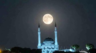 Edremit'te dolunay ve Ulu Cami buluşması görsel şölen sundu