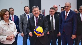 Eskişehir'de Festival Voleybol Altyapılar Türkiye Şampiyonası başladı
