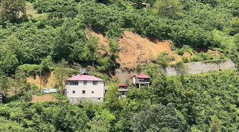 Giresun'da heyelan nedeniyle 33 ev tedbir amacıyla boşaltıldı
