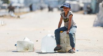 İsrail'in şebekelerini tahrip ettiği ve ablukayı sürdürdüğü Gazze'de su krizi büyüyor