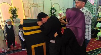 Kabe hasretiyle gözyaşlarına boğulan gencin duası yürekleri dağladı
