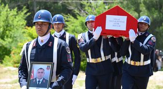 Kanser nedeniyle yaşamını yitiren yüzbaşının cenazesi Osmaniye'de defnedildi
