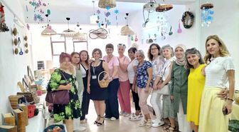 Köyceğiz'de atık kağıtlar sanata dönüştü
