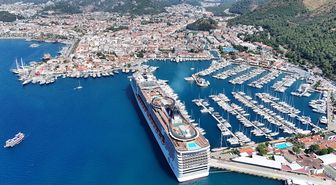 Marmaris'e 'MSC Divina' kruvaziyeriyle 3 bin 931 turist geldi