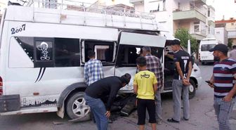 Tarım işçilerini taşıyan iki minibüs çarpıştı: 5 yaralı