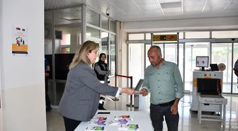 Vezirköprü'de Uzlaştırma Haftası kapsamında bilgilendirme standı açıldı
