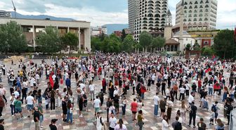 Tiran'da Trump bağlantılı turizm projesi protestosunda polis tazyikli su kullandı
