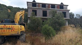 Çanakkale'de 11 kaçak yapı yıkıldı