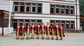 Çaykara'da Öğrenci Resim Sergisi Açıldı