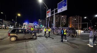 Elazığ'da otomobil ile SUV tipi aracın çarpıştığı kazada 11 kişi yaralandı