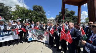 HAK-İŞ, BM Cenevre Ofisi önünde Filistin'e destek gösterisi düzenledi
