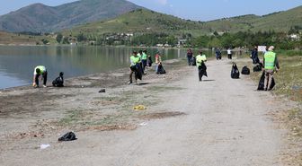 Hazar Gölü çevresinde 12 ton atık toplandı