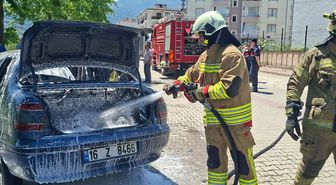 İnegöl'de seyir halindeki otomobil yandı
