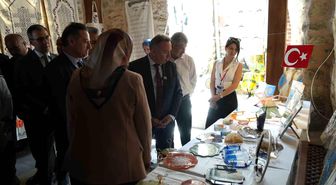 Kastamonu'da KYK yurtları öğrencilerinin el emeği sergisi yoğun ilgi gördü