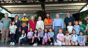 Kamyon tiyatrosu Gümüşova ve Gölyaka'da çocuklarla buluştu