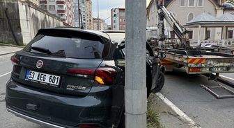 Rize'de otomobille kamyonetin çarpıştığı kazada 5 kişi yaralandı