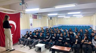 Selendi'de liseliler yapay zeka ile geleceğe hazırlandı