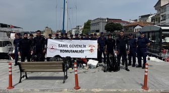 Sinop'ta denizden çıkarılan çöp kovası ve tabure gibi atıklar farkındalık için sergilendi