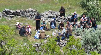 40 yıldır kullanılmayan tarihi yayla yolunu tekrar yürüdüler