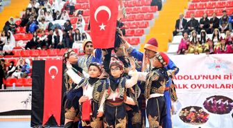923 öğrenci, 67 ekip, 50 okul: Kars'ta Halk Oyunları Şenliği'nde ter döktü