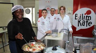 Afrikalı üniversitelilerin favori yemekleri: Yaprak dolması ve mercimek çorbası