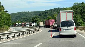 Arızalanan otomobil, Yalova-Bursa karayolunu kitledi