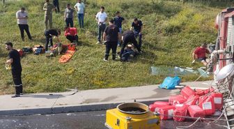 Bağcılar'da devrilen itfaiye aracındaki 3 personel yaralandı