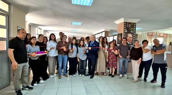 Çeşme Atatürk Anadolu Lisesi'nden 'Renklerin Fısıltısı' resim sergisi