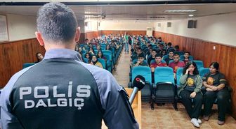 Dalgıç polislerden öğrencilere boğulma uyarısı
