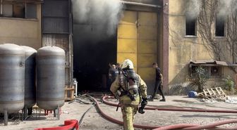 Esenyurt'ta su pompası fabrikasında yangın