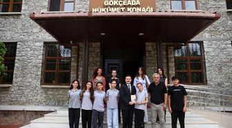 Gökçeada'da Minik Kalemlerden Büyük Başarı: 34 Öğrencinin Eserleri Kitaplaştı