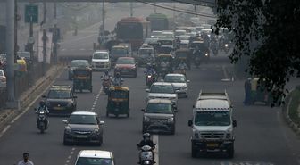 Hindistan, Delhi'nin Hava Kirliliğiyle Mücadele İçin Yeni Araç Planını Duyurdu