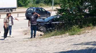 Kontrolden çıkan otomobil kaza yaptı, 2 kişi yaralandı