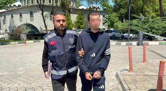 Park halindeki motosikletlere zarar verip birini çaldı: 18 yaşındaki şüpheli yakalandı
