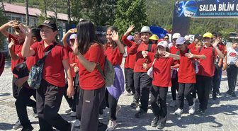 Salda Gölü kıyısında bilim şöleni: Öğrenciler ve bilim insanları bir araya geldi