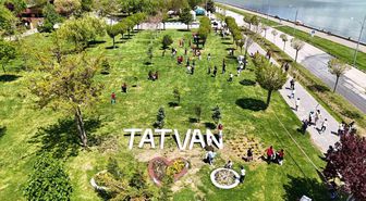 Tatvan'da Öğrenciler Van Gölü Sahilinde Çevre Temizliği Yaptı