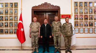 Vali Aydoğdu, komutanları makamında ağırladı