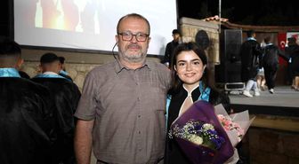 Babasından ilham aldı, 59 erkek öğrenci arasından tek kız öğrenci olarak mezun oldu