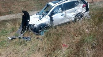 Batman'da otomobil şarampole yuvarlandı: 2 yaralı